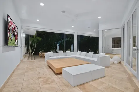7155 E Lago Drive Coral Gables FL 33143