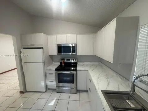 19642 NW 59th Place Hialeah FL 33015