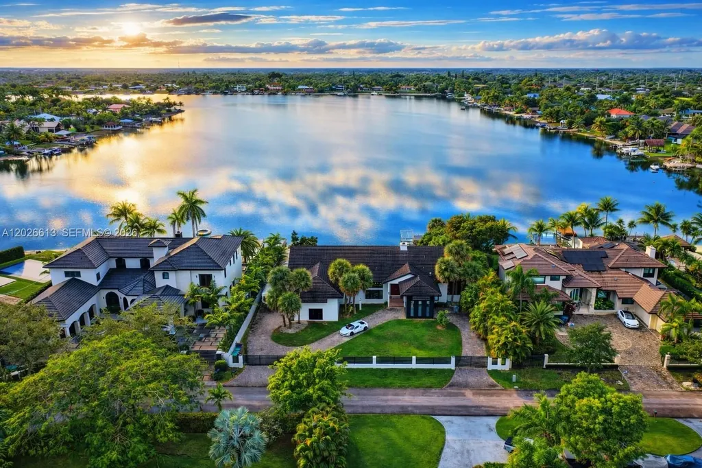 13724 SW 92nd Court Miami FL 33176