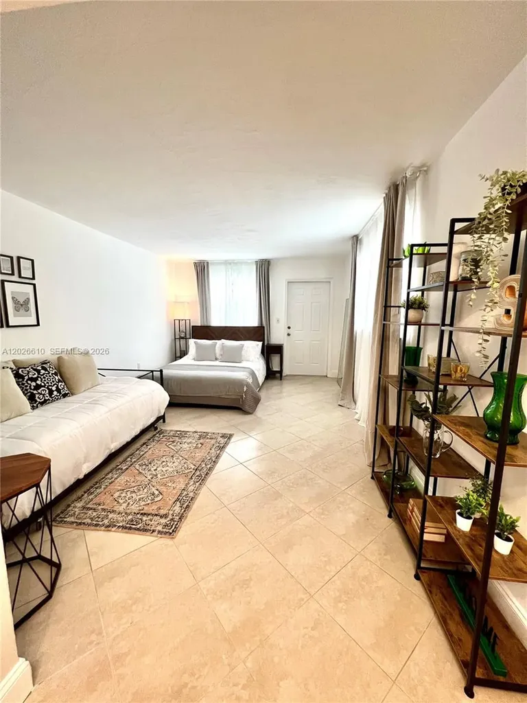 919 Michigan Avenue Miami Beach FL 33139