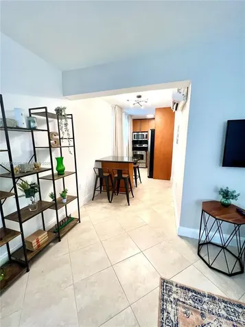 919 Michigan Avenue Miami Beach FL 33139