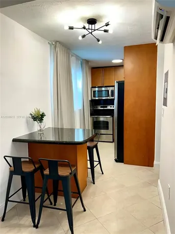 919 Michigan Avenue Miami Beach FL 33139