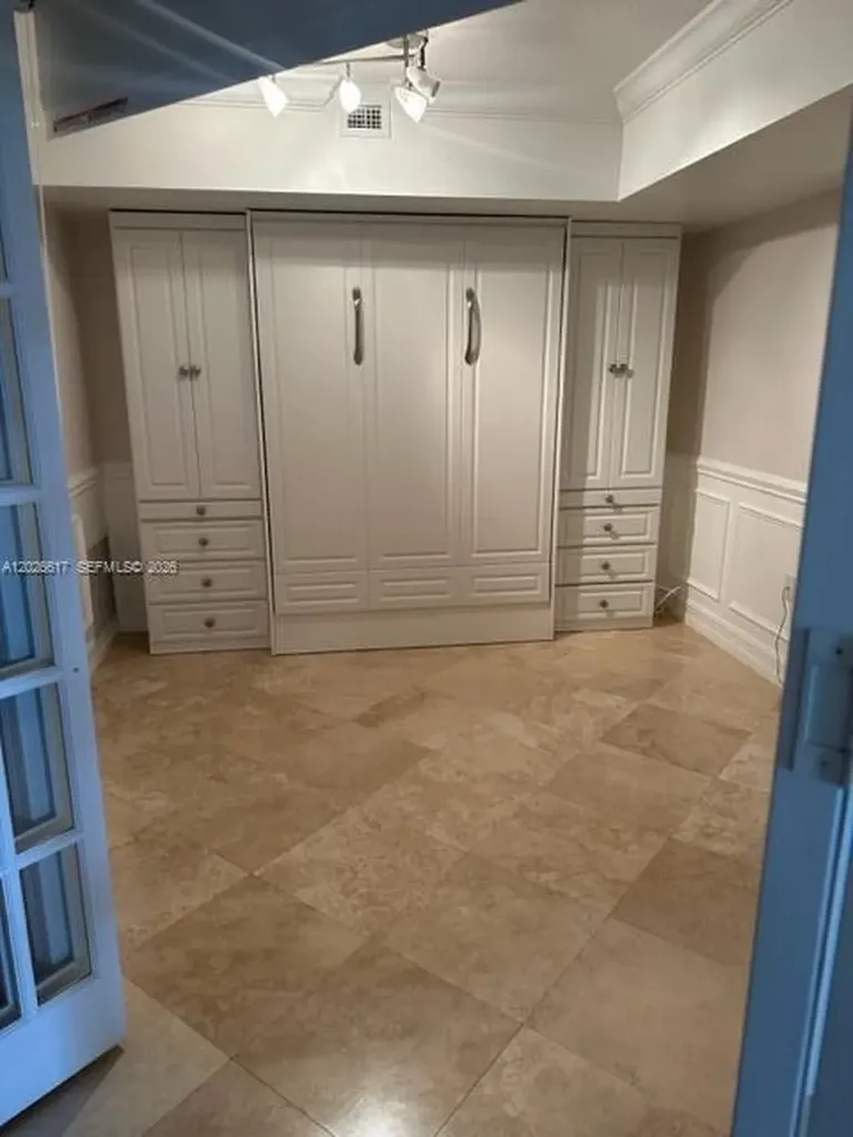 2011 N Ocean Boulevard Fort Lauderdale FL 33305
