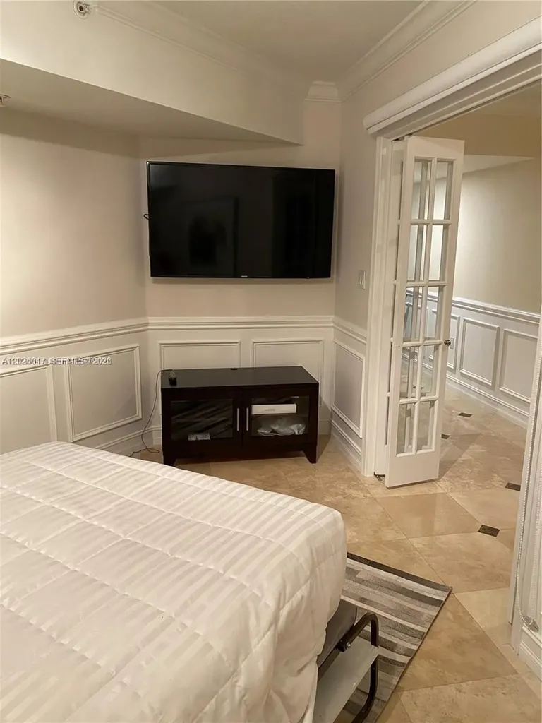 2011 N Ocean Boulevard Fort Lauderdale FL 33305