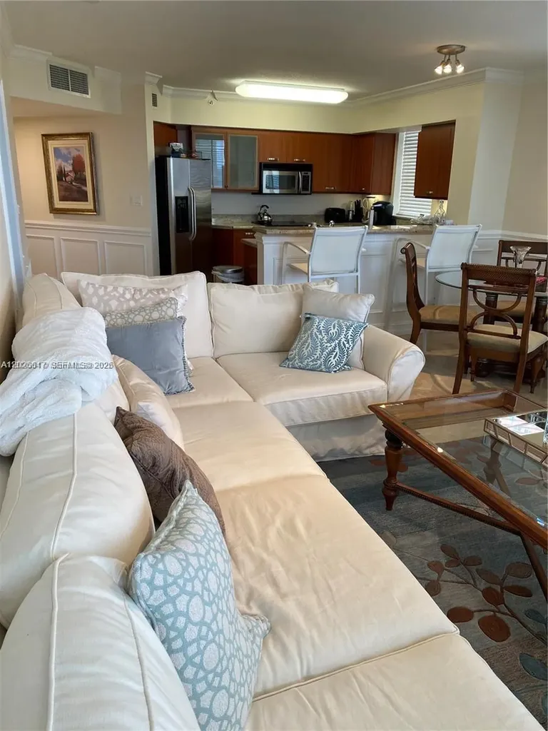 2011 N Ocean Boulevard Fort Lauderdale FL 33305
