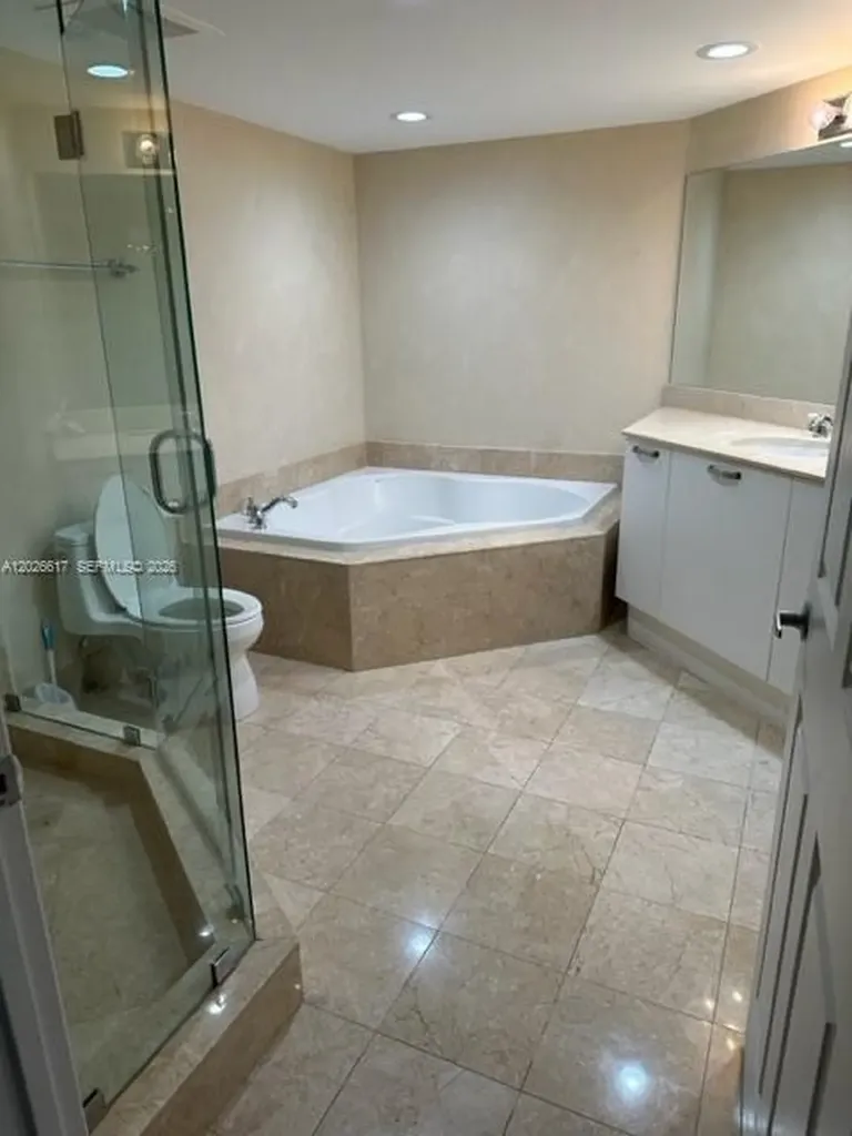2011 N Ocean Boulevard Fort Lauderdale FL 33305