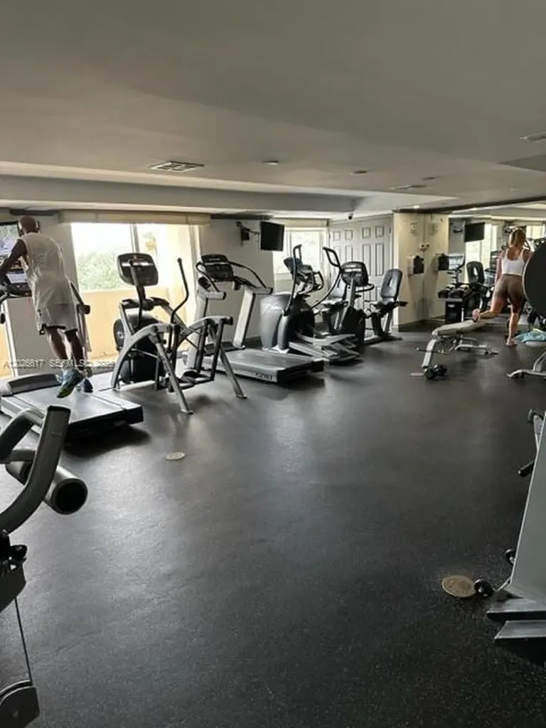 2011 N Ocean Boulevard Fort Lauderdale FL 33305