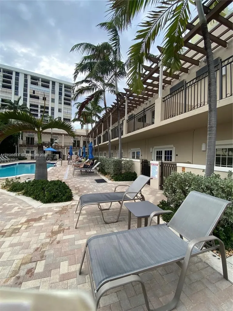 2011 N Ocean Boulevard Fort Lauderdale FL 33305