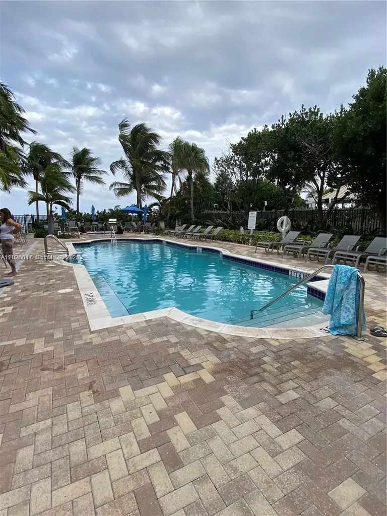 2011 N Ocean Boulevard Fort Lauderdale FL 33305