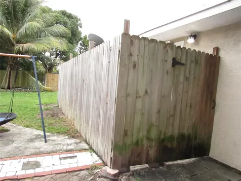 2230 SW 50th Terrace Fort Lauderdale FL 33317