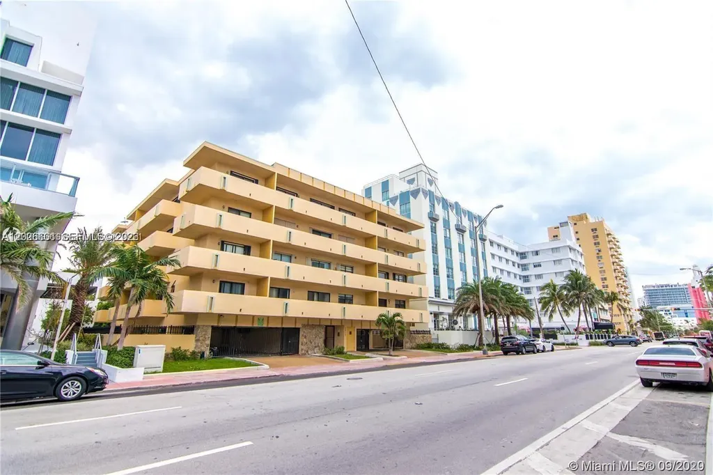 2924 Collins Avenue Miami Beach FL 33140