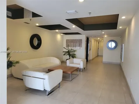 2924 Collins Avenue Miami Beach FL 33140