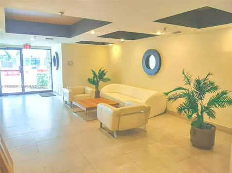 2924 Collins Avenue Miami Beach FL 33140