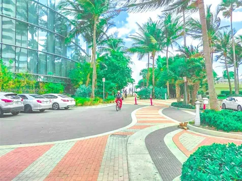 2924 Collins Avenue Miami Beach FL 33140