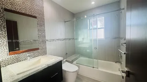 1094 Redwood Street Hollywood FL 33019