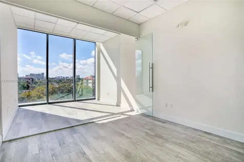 21290 Biscayne Boulevard Aventura FL 33180