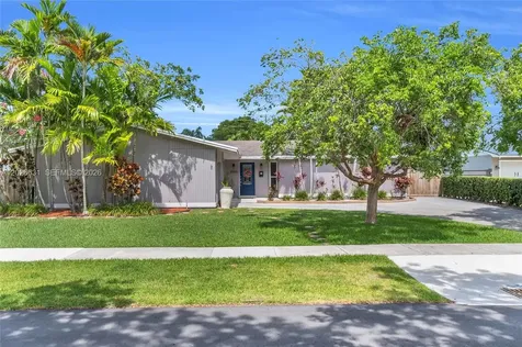 18645 SW 90th Avenue Cutler Bay FL 33157