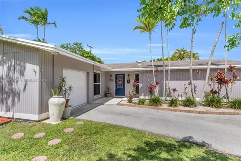 18645 SW 90th Avenue Cutler Bay FL 33157