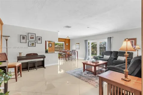 18645 SW 90th Avenue Cutler Bay FL 33157