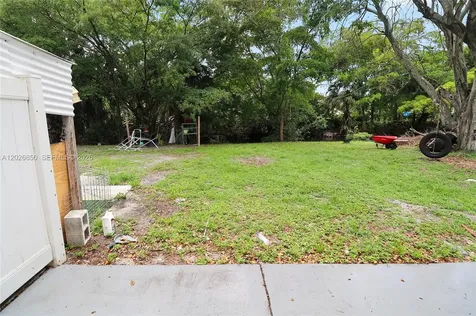 2235 NW 59th Way Lauderhill FL 33313