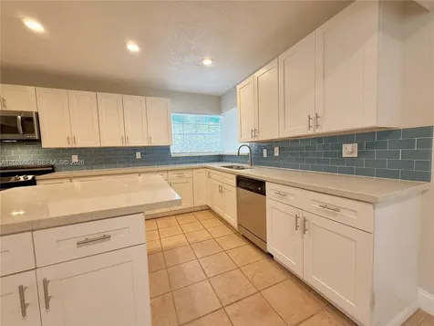 206 SE 3rd Place Dania Beach FL 33004
