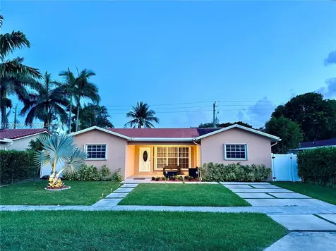 206 SE 3rd Place Dania Beach FL 33004