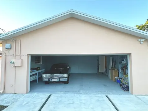 206 SE 3rd Place Dania Beach FL 33004