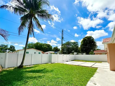 206 SE 3rd Place Dania Beach FL 33004