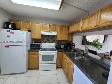 165 NW 93rd Avenue Pembroke Pines FL 33024