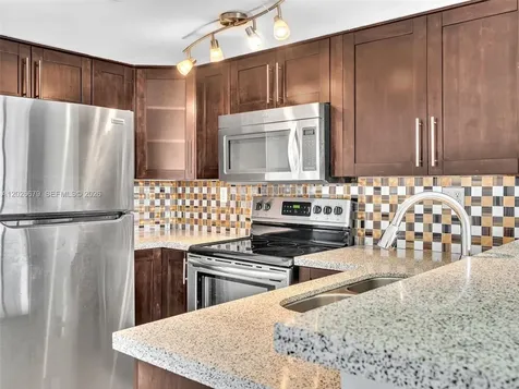 8695 NW 6th Lane Miami FL 33126