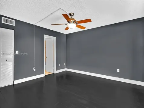 8695 NW 6th Lane Miami FL 33126