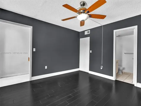 8695 NW 6th Lane Miami FL 33126