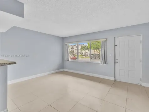 8695 NW 6th Lane Miami FL 33126