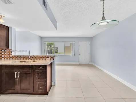 8695 NW 6th Lane Miami FL 33126