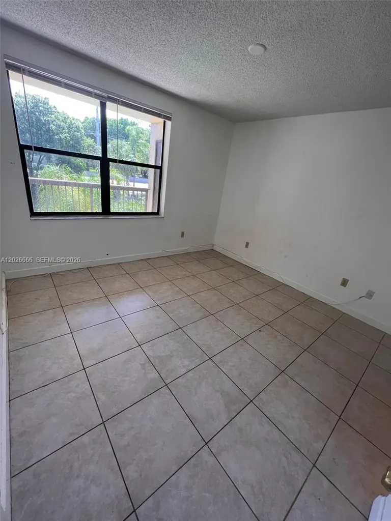 4581 W Mcnab Road Pompano Beach FL 33069