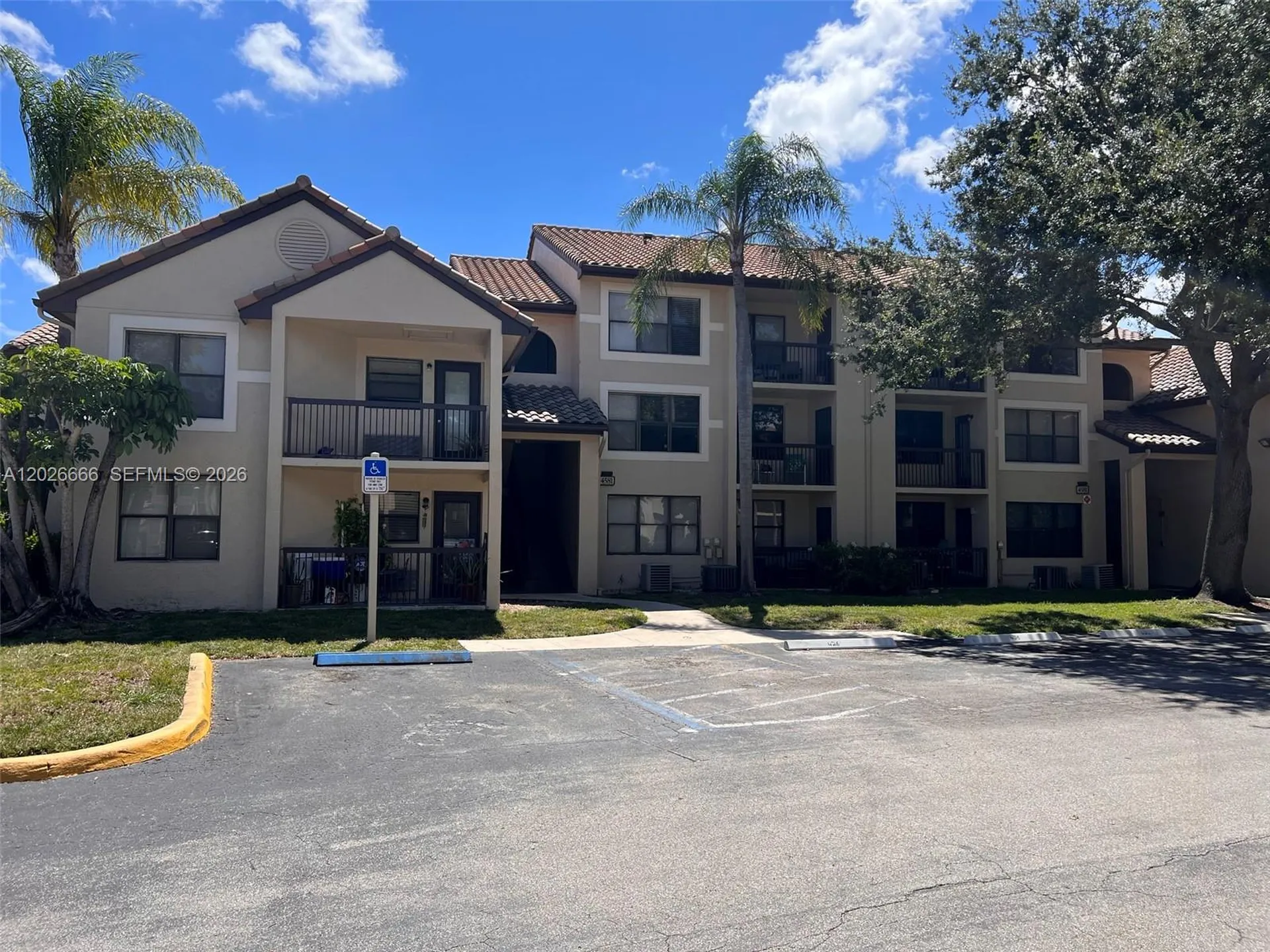 4581 W Mcnab Road Pompano Beach FL 33069