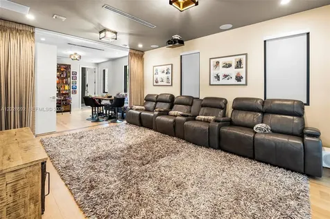 7621 SW 59th Court South Miami FL 33143