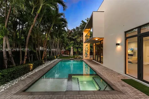 7621 SW 59th Court South Miami FL 33143
