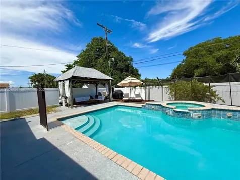 411 SW 10th Terrace Hallandale Beach FL 33009