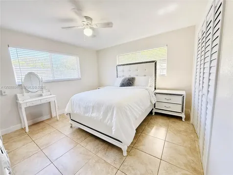 411 SW 10th Terrace Hallandale Beach FL 33009