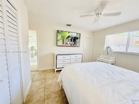 411 SW 10th Terrace Hallandale Beach FL 33009