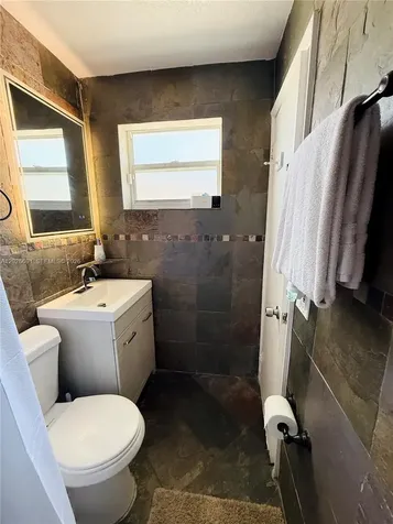 411 SW 10th Terrace Hallandale Beach FL 33009