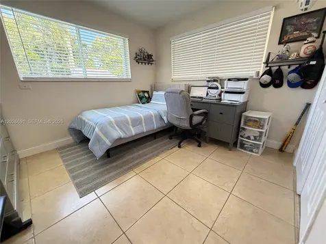 411 SW 10th Terrace Hallandale Beach FL 33009