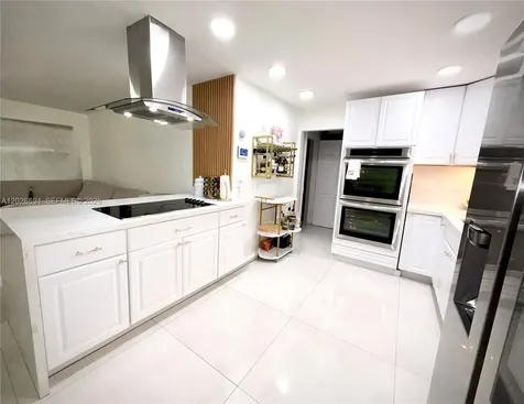 411 SW 10th Terrace Hallandale Beach FL 33009