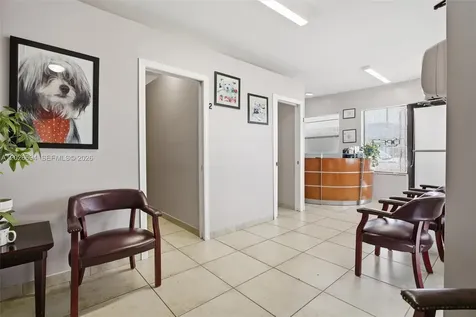 3240 NW 7th Street Miami FL 33125