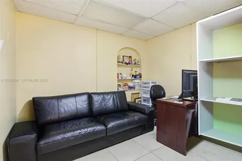 3240 NW 7th Street Miami FL 33125