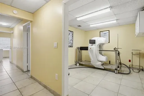 3240 NW 7th Street Miami FL 33125