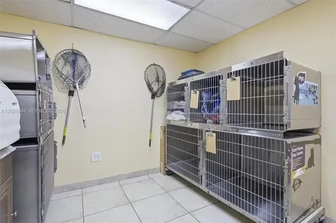 3240 NW 7th Street Miami FL 33125