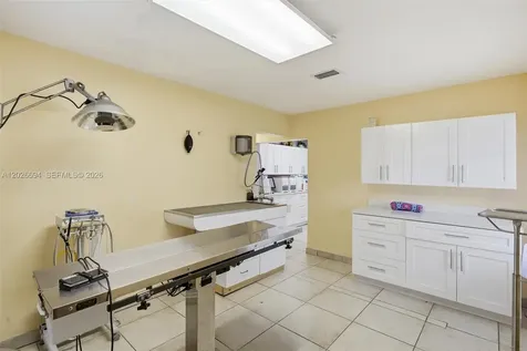3240 NW 7th Street Miami FL 33125