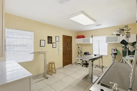 3240 NW 7th Street Miami FL 33125